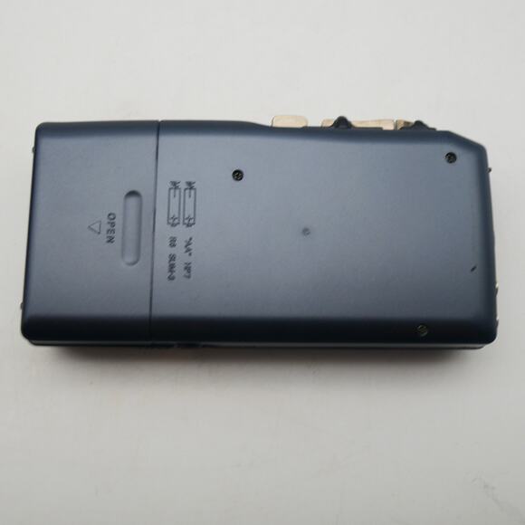 NEW Sanyo TRC 680MC Microcassette Recorder Tested and Complete - Picture 10 of 15